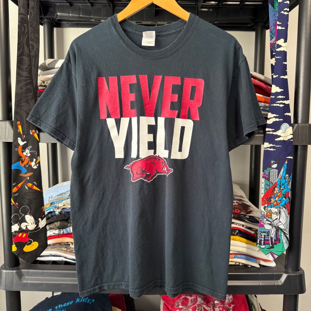 Y2K Black Arkansas Razorbacks Never Yield Graphic T-Shirt Large